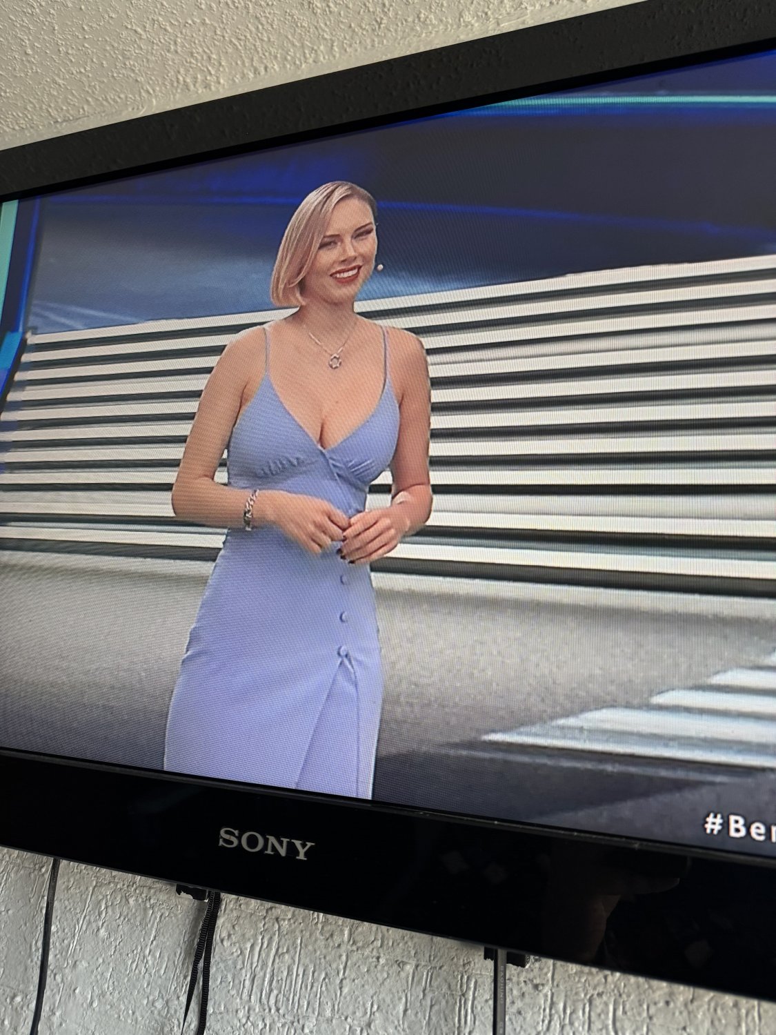 Miroslava Montemayor tetas increíbles. Periodista mexicana de TNT #YAT9wAMN