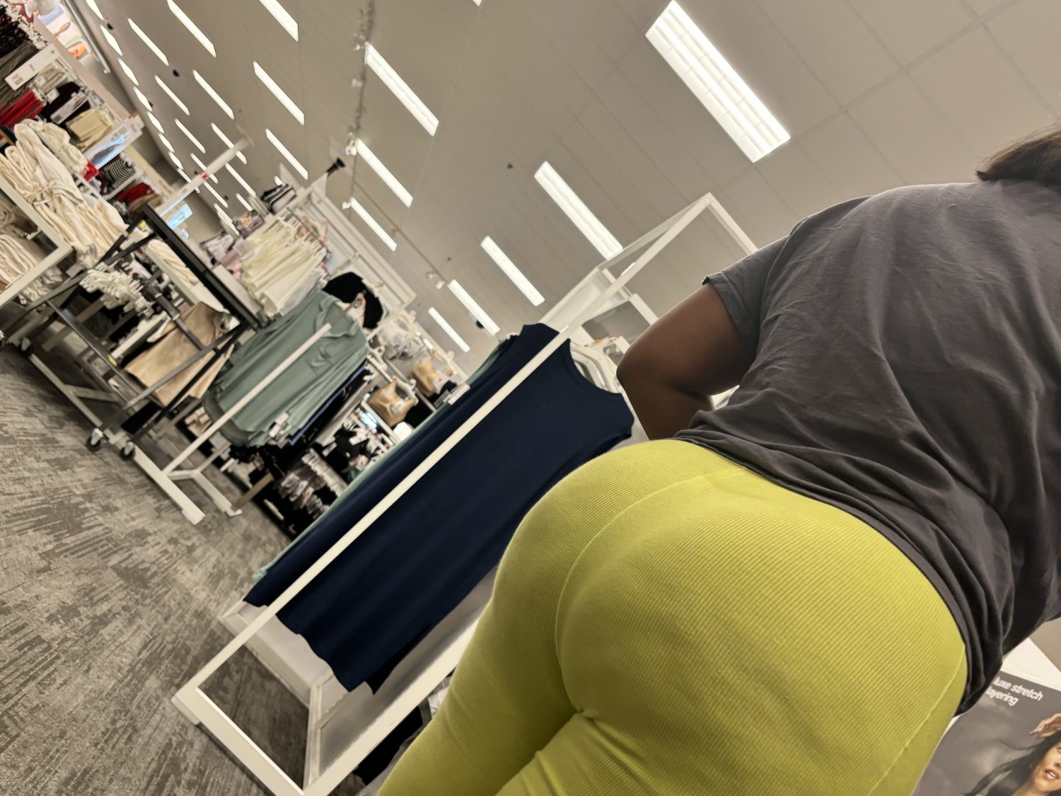 Top tier Ebony booty candid #kmA7tkr9