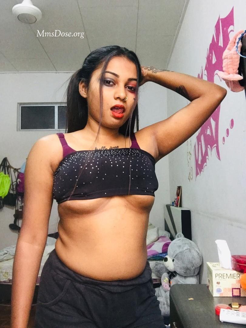 indian bitch exposed herself #pre150M4