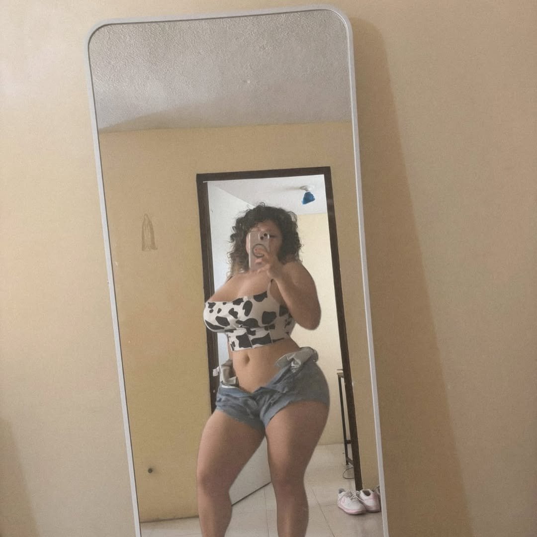 Perrita culona y tetona #O7kGyWZX