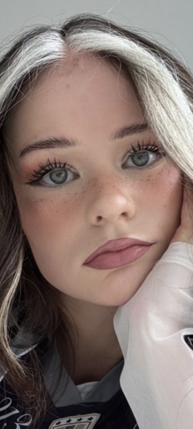 Nadine Breathy, ihr hübsches Schlampengesicht ist wie geschaffen für Schwänze und Sperma 🥵💦 #g0bRoy92