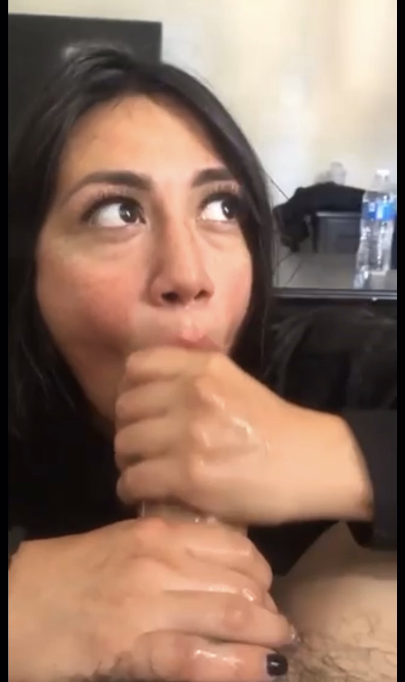 Mientras ella chupaba pija entra su hijo al cuarto 😳 #Sr91hhh4